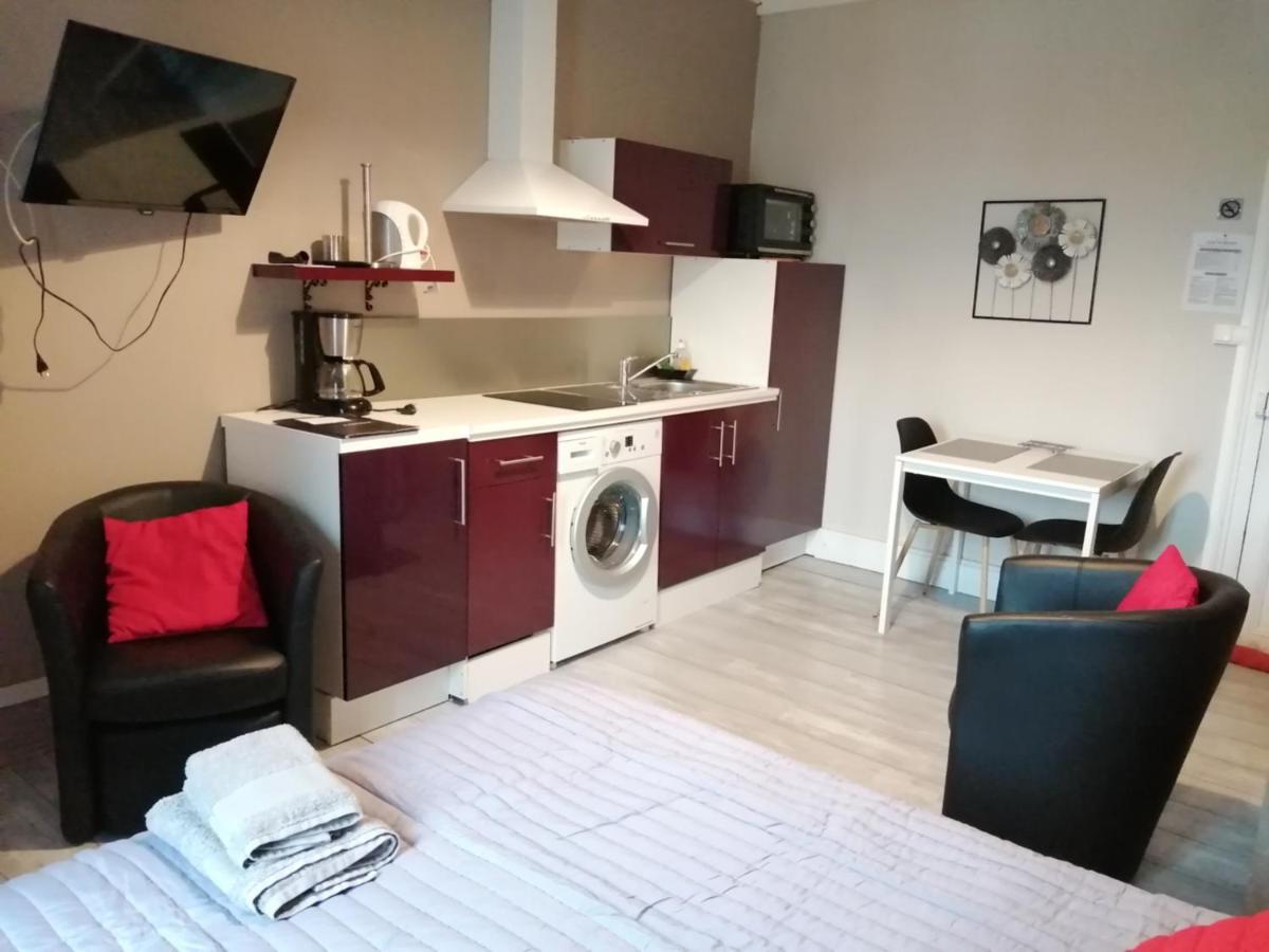 Joli Studio Dans Un Ancien Hotel Du XIX Siecle - Proche Toutes Commodites - Thermes Et Parc Vittel Ngoại thất bức ảnh